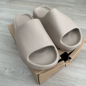 Yeezy Slide Pure GW1934